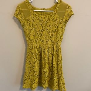 yellow lace dress